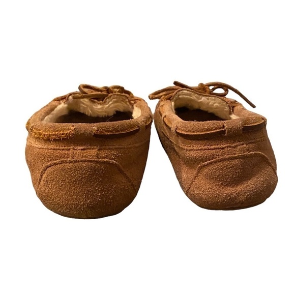 Minnitonka Women’s Leather Moccasins - Picture 3 of 10